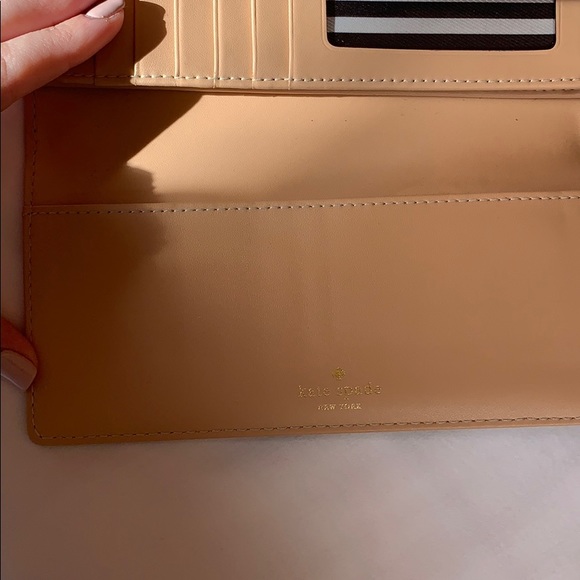 AUTHENTIC NEVER USED KATE SPADE WALLET - Picture 3 of 5